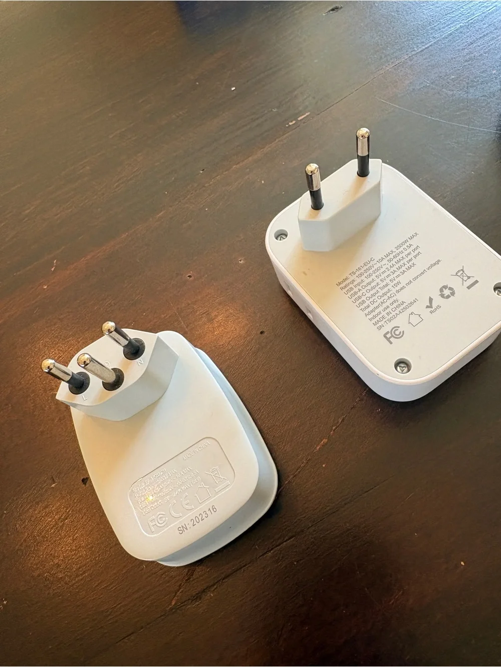 Tessan NEW White USB Wall Charger Adapter with US Outlet and USB Ports.